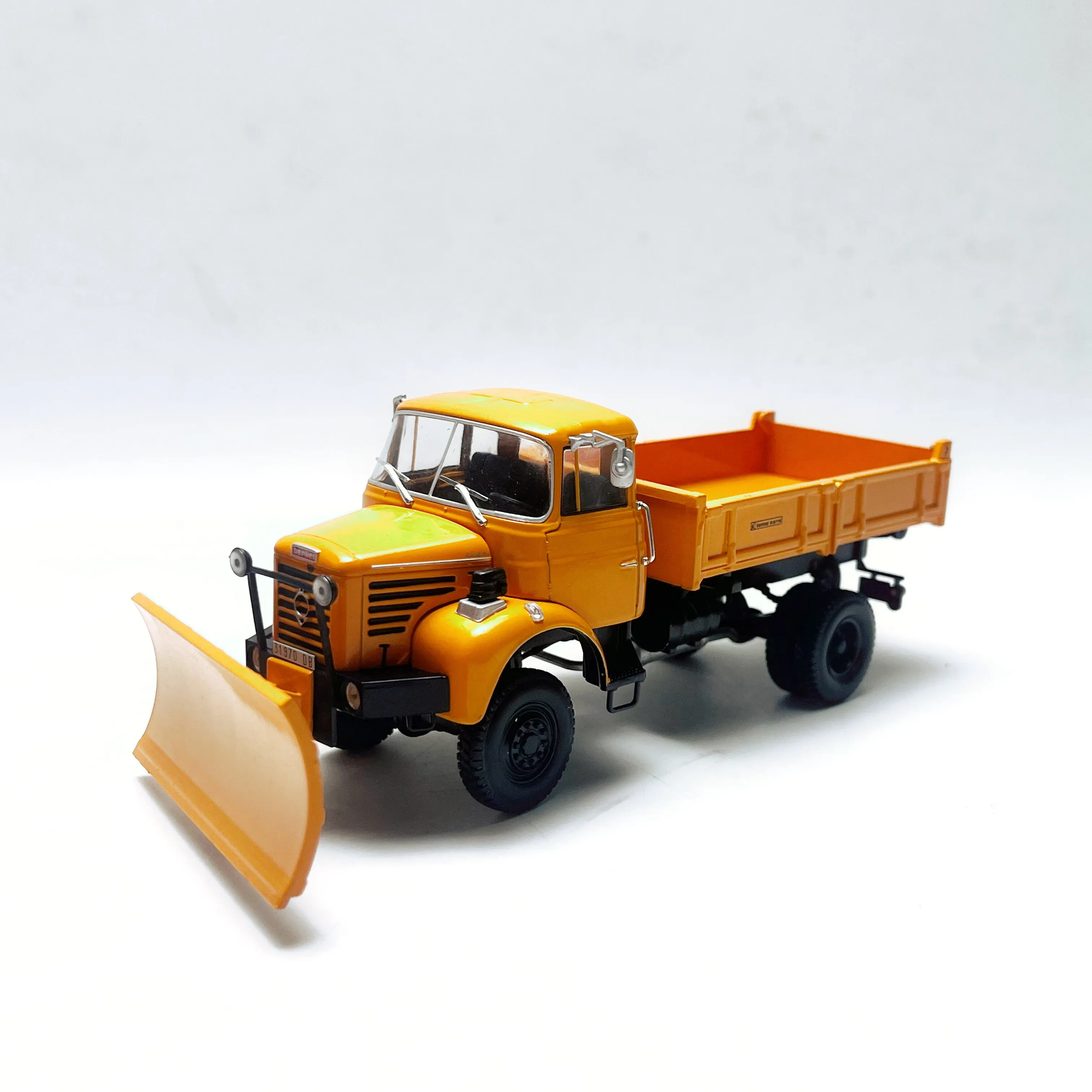 

Diecast IXO 1/43 Scale L64 4X4 Snow Scooter Model Alloy Car Model