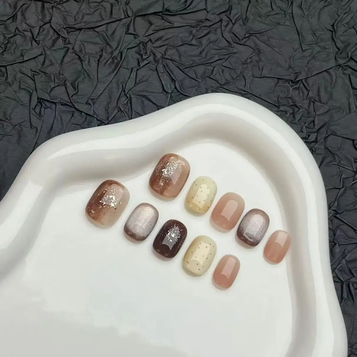 

24Pcs Autumn Maillard Press on Nails Amber Smudge Nail Mirror Powder False Nails Short Square Nail French Tip Gradient Fake Nail