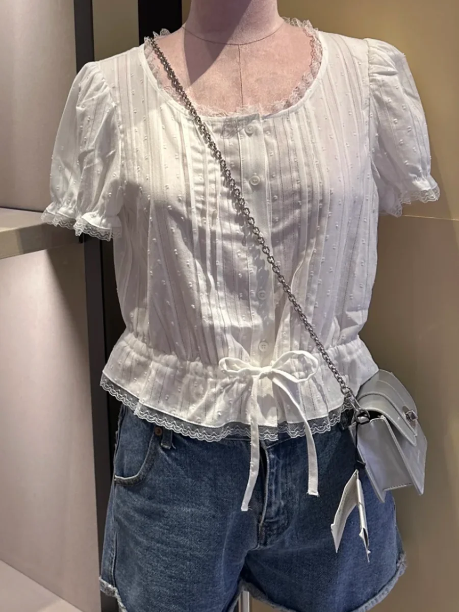 

Jacquard White Drawstring T-shirt Blouse Women Lace Trim O-Neck Single Breasted T-shirts Summer Chic Sweet Puff Sleeve Crop Tops