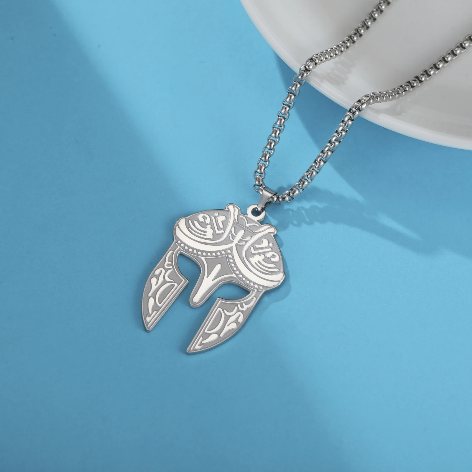 

Custom Name Spartan Warrior Helmet Pendant Necklace for Men Box Chain Necklace Vintage Ancient Amulet Pendant Jewelry Gift