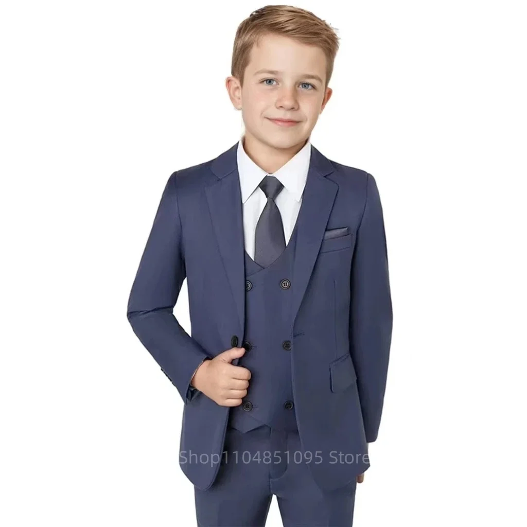 Immagine 3: Abito da bambino grigio a 3 pezzi, giacca, pantaloni e gilet - Smoking per bambini per matrimoni, cerimonie di laurea, spettacoli teatrali, abbigliamento formale