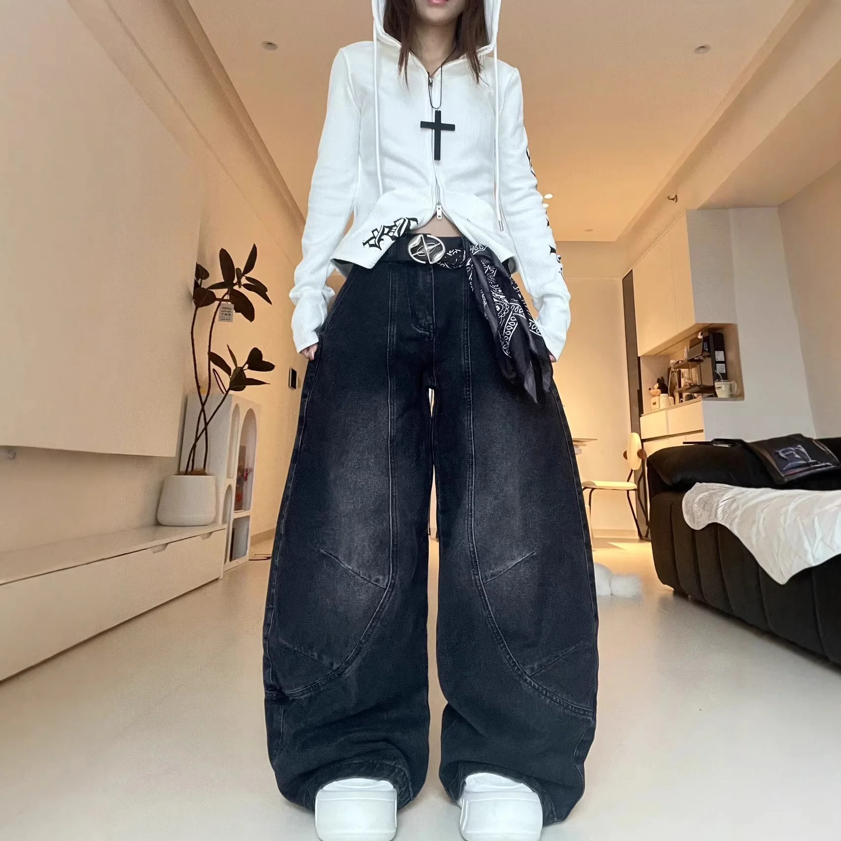 2026 New American Retro Washed Black Curved Leg Jeans Women Vintage Distressed High Waist Baggy Wide Leg Denim Pants