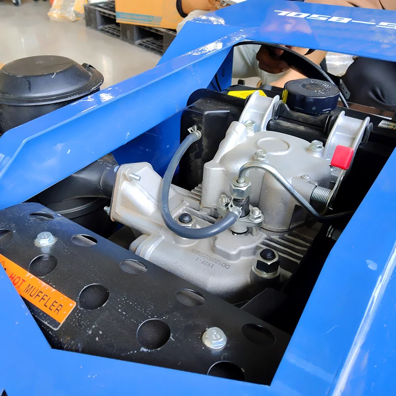 Tracce di gomma agricole personalizzate Robot tosaerba telecomandato CE EPA Motore diesel Macchina da taglio per erba per tutti i terreni