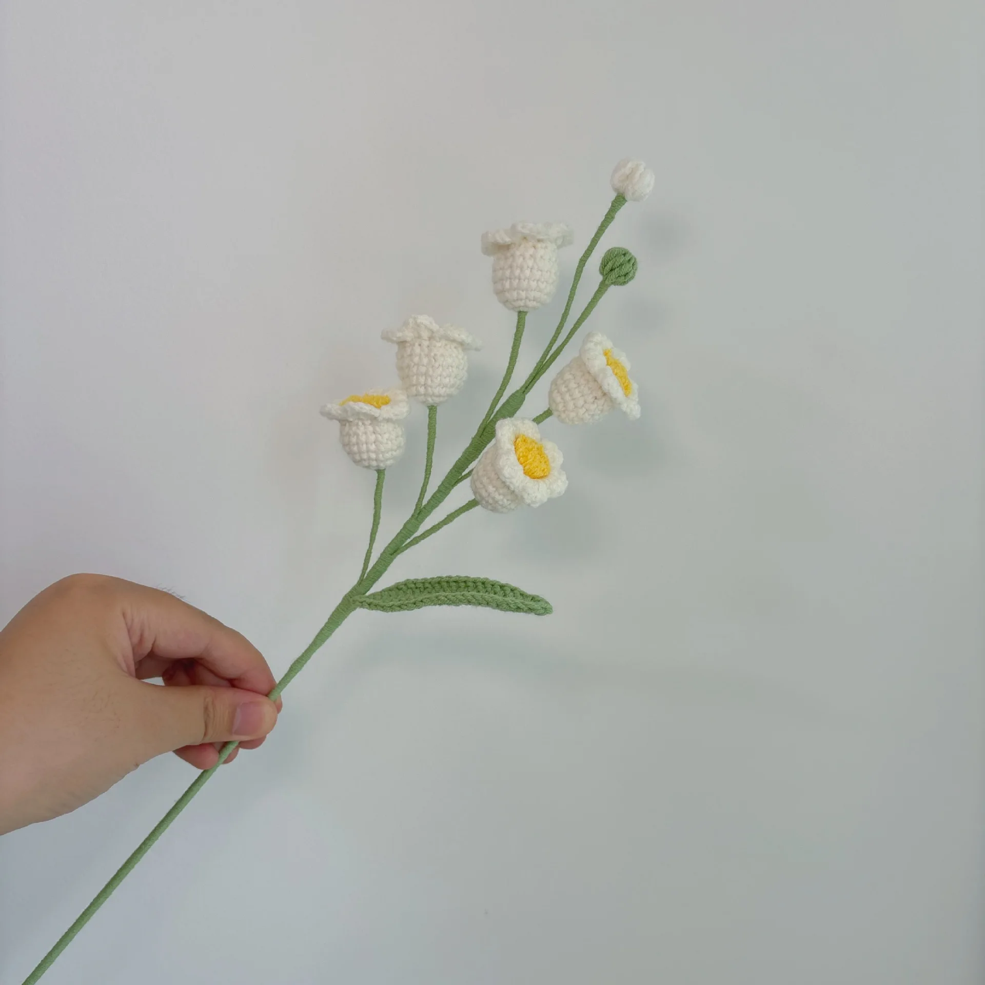 Gehäkelte Glockenblumen-Zweige, handgefertigter, gewebter Blumenstrauß, niedliche gestrickte Blumen, Brautblumen, Raumdekoration, Geschenk – Detail 6