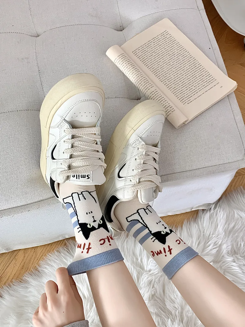 

New Cotton Socks Autumn Winter Cute Kawaii Harajuku Street Cartoon Cat Mid-tube Breathable Sweat Absorption Sports Student Sock