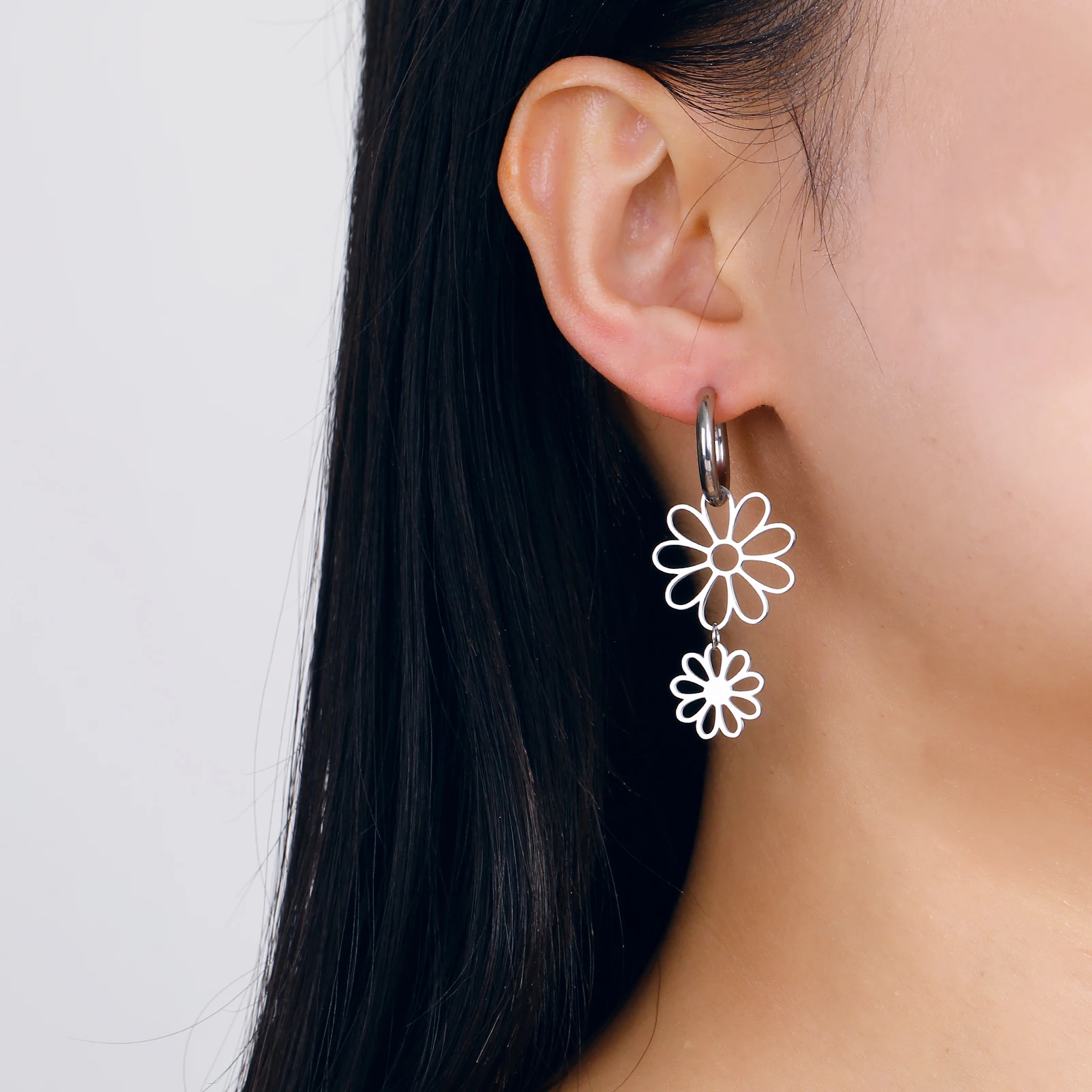 Skyrim Hollow Solid Nine petal Flower Pendant Stainless Steel Earrings For Women\'s Fashion Hoop Bohemian Birthday Gift Jewelry
