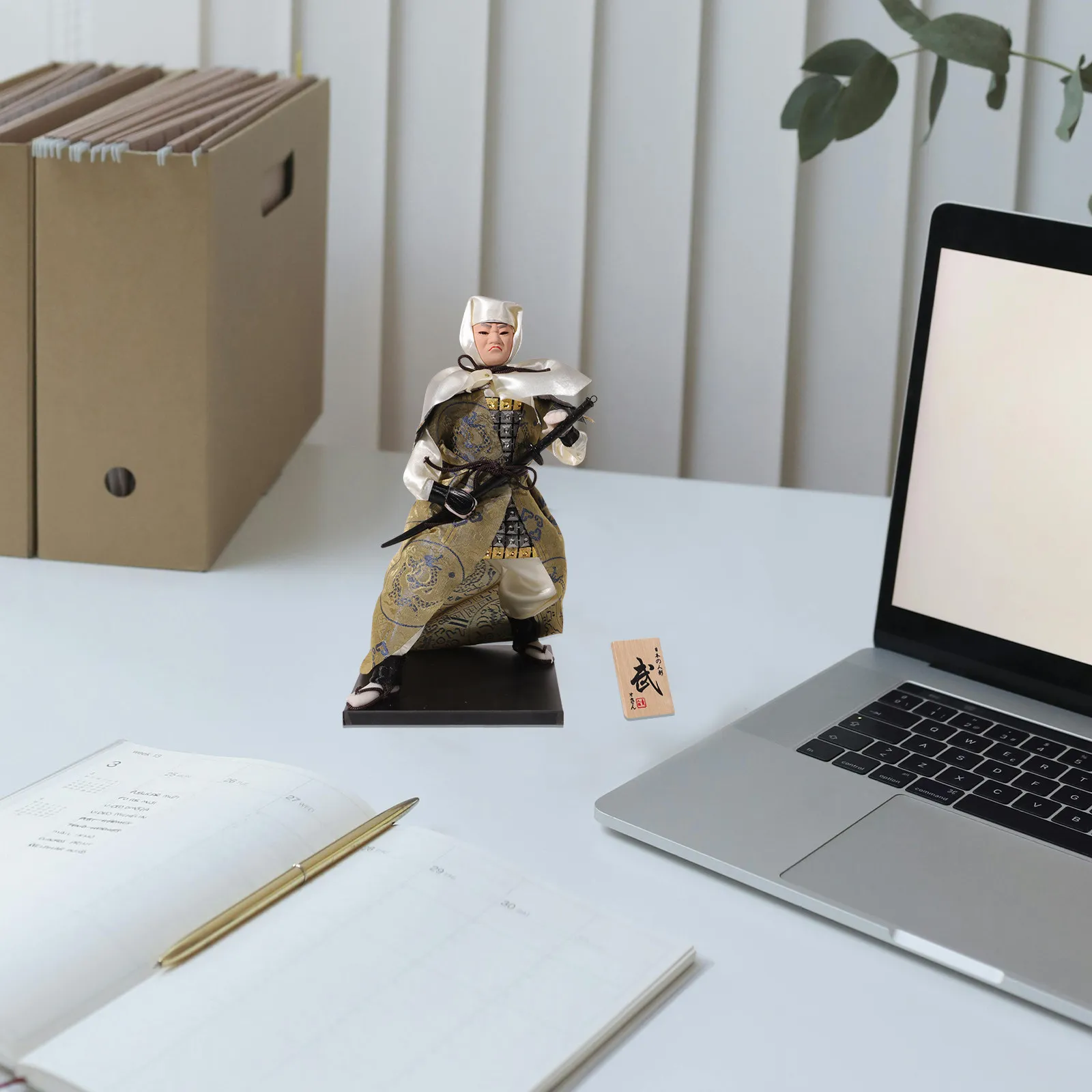 

Traditional Samurai Ornament Japanese Style Home Office Decor Exquisite Craftsmanship Bright Colors Long Lasting Desktop Display