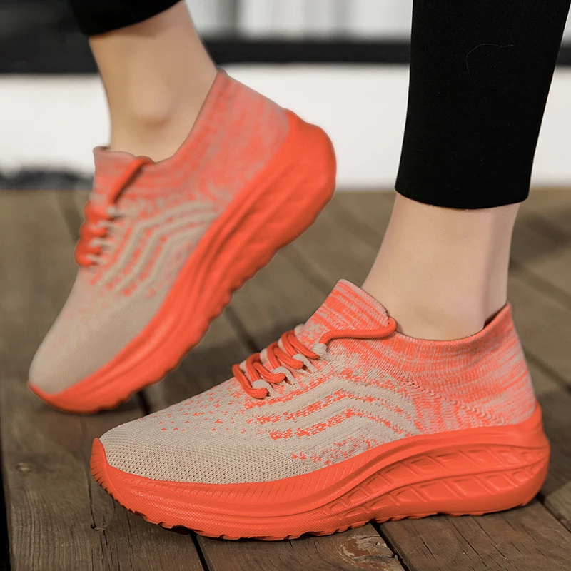 أحذية رجالية صيفية جديدة مع أحذية رياضية شبكية منسوجة قابلة للتنفس، أحذية جري كاجوال ومتعددة الاستخدامات للنساء