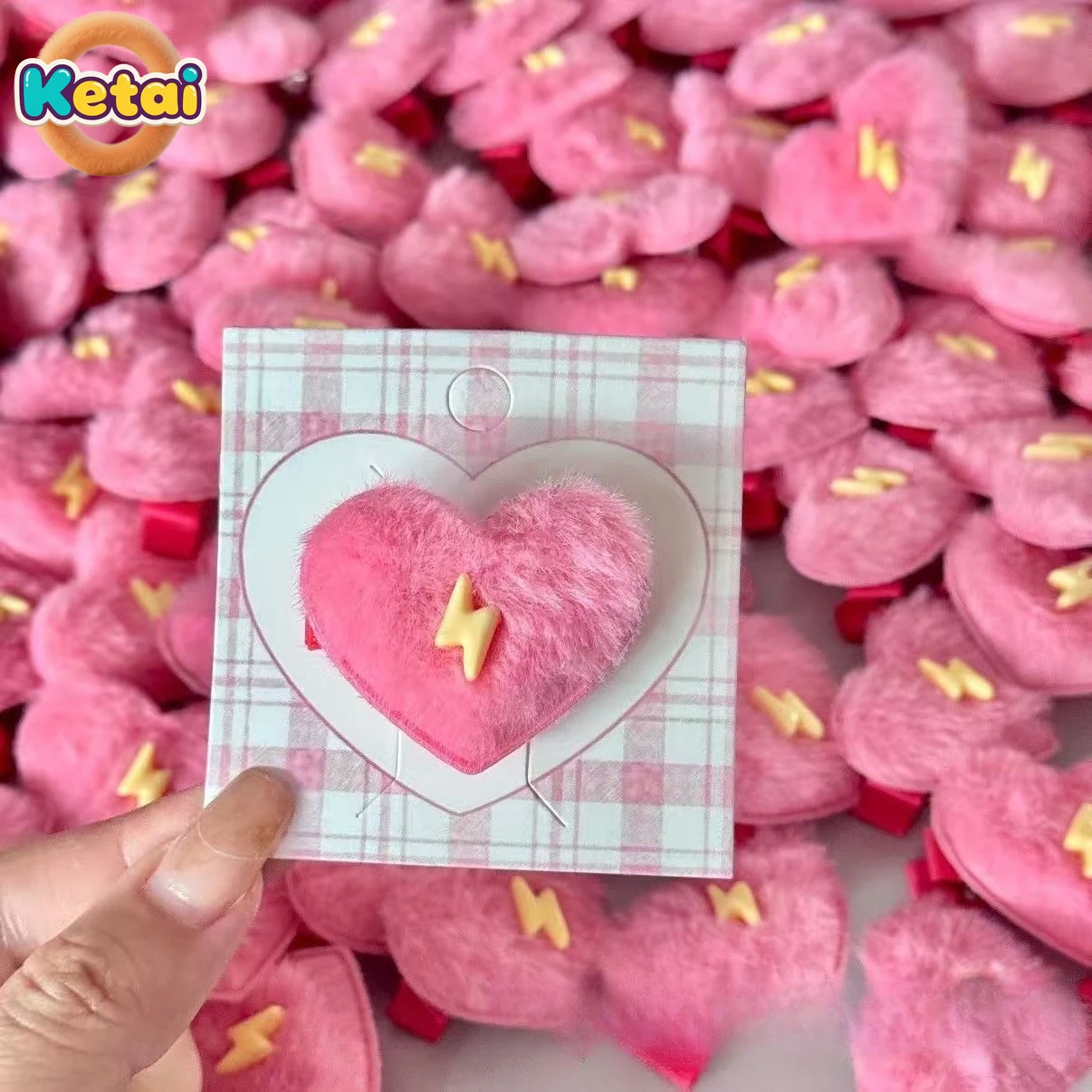 

4pcs Women's Hair Clip Roman City Pink Love Plush Hair Clip Yellow Lightning Decoration Sweet Girl Bangs Hair Clip