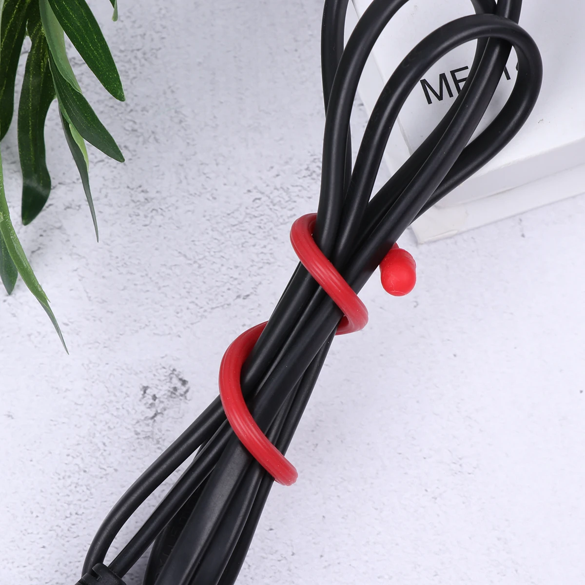 

12pcs Silicone Bundling Belt Repeatable Use Strap Practical Fastening Belt for Home Outdoor (Red 3inch, 6inch, 12inch, 24inch, e
