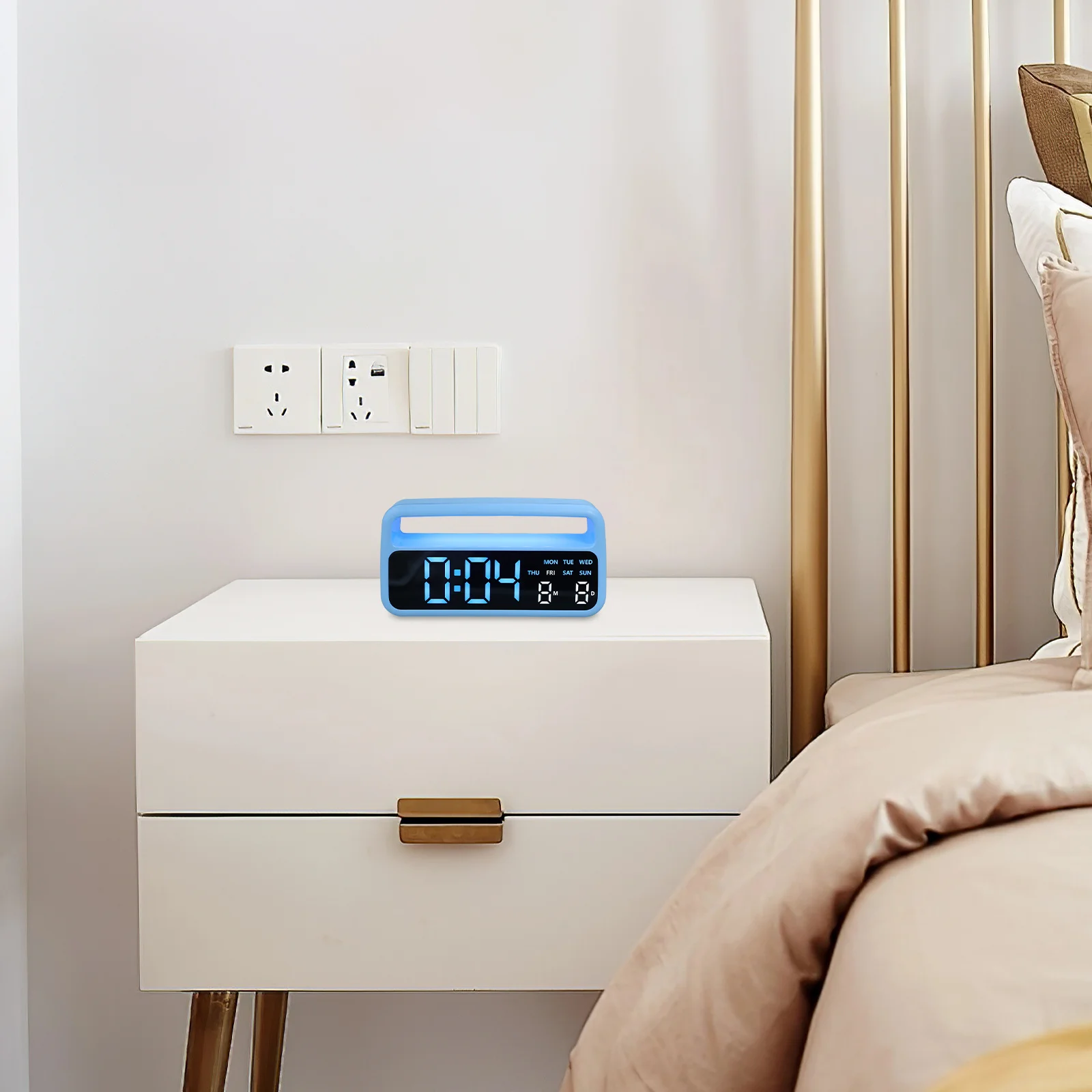 

Compact Digital Clock Large Display Handheld Design with Ambient Light Function for Girls Bedrooms Travel Desk Nightstand