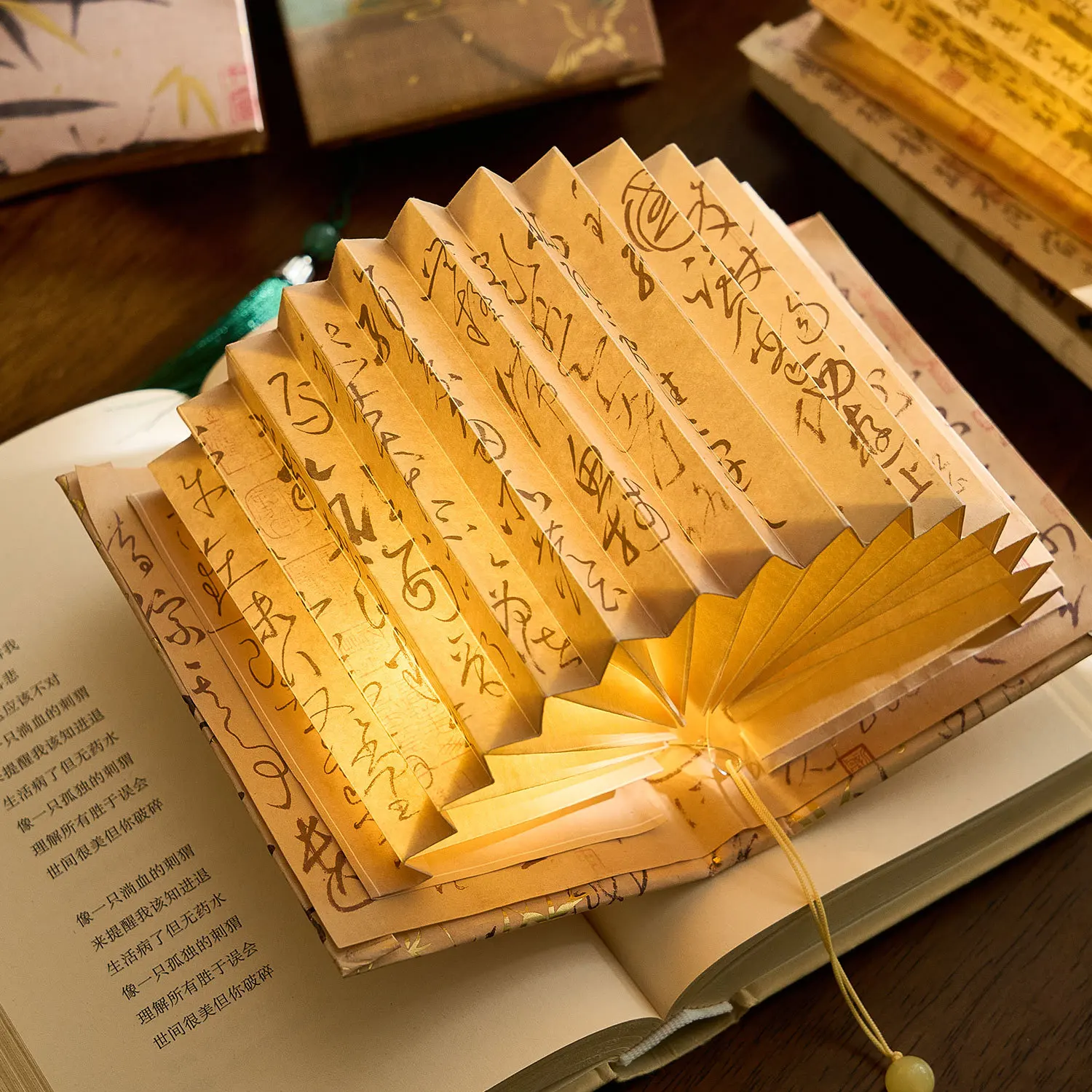

Chinese Fan Shaped Book Lamp Glass Bead Lamp Ancient Style Art Calligraphy Famous Paintings DIY Handmade Desktop Decoration