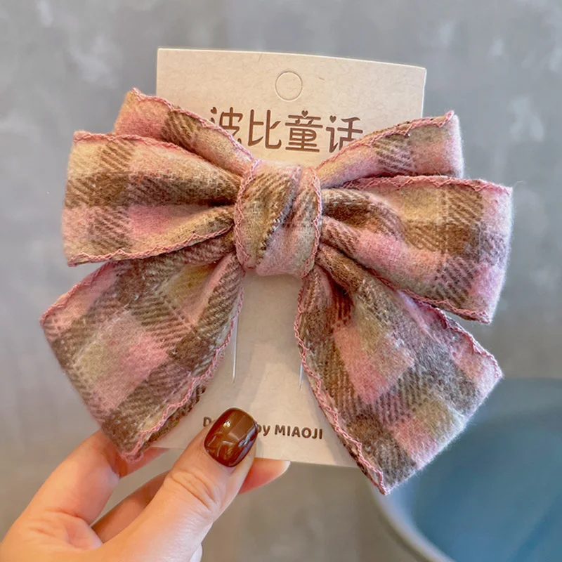 กิ๊บติดผมเด็กผู้หญิงลายตารางผ้าขนสัตว์สไตล์เรโทรสำหรับฤดูใบไม้ร่วงและฤดูหนาว 1/2 ชิ้น โบว์ใหญ่ กิ๊บติดผมแบบหนีบสำหรับเด็กผู้หญิง