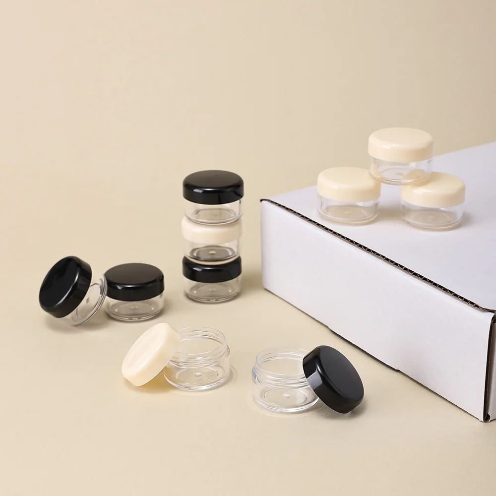 Mini frascos cosméticos de plástico transparente, 50 peças 5g/5ml tamanho de viagem com tampas bege/pretas para amostras de maquiagem loção creme