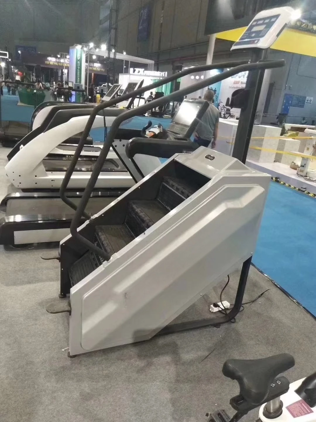 LAND Commercial Gym Equipment Electric Stair Master Machine Stair Climber Exercise Stepper High Performance Stair Steppers