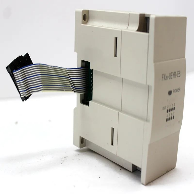 Auf Lager SPS-Modul FX2N-8EYR-ES FX2N-8EYR-UL in gutem Zustand