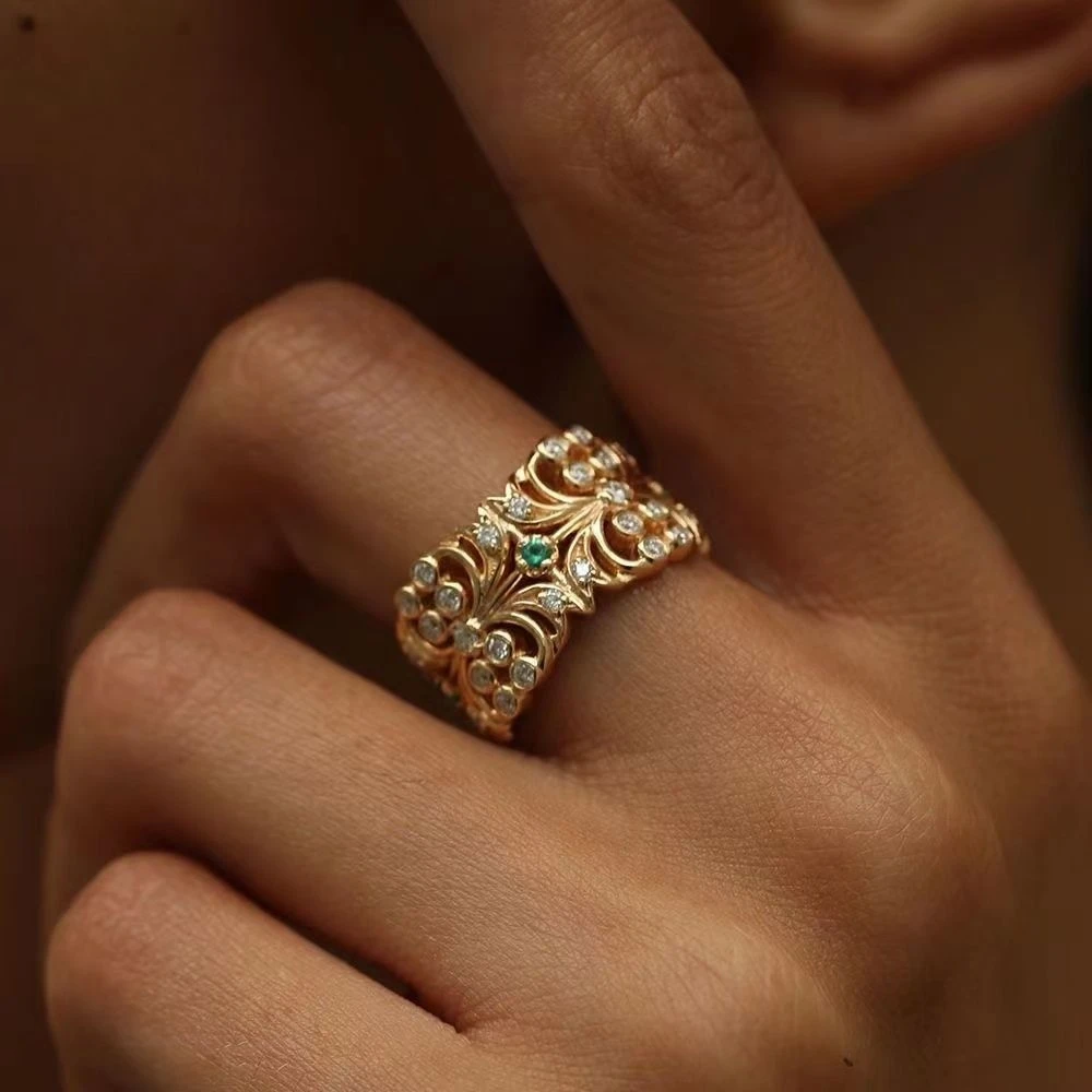 

Luxury Designer 925 Silver Emerald Diamond Zircon Lace Hollow Finger Band Rings Women Fashion Jewelry Bijoux Wife Birthday Gifts