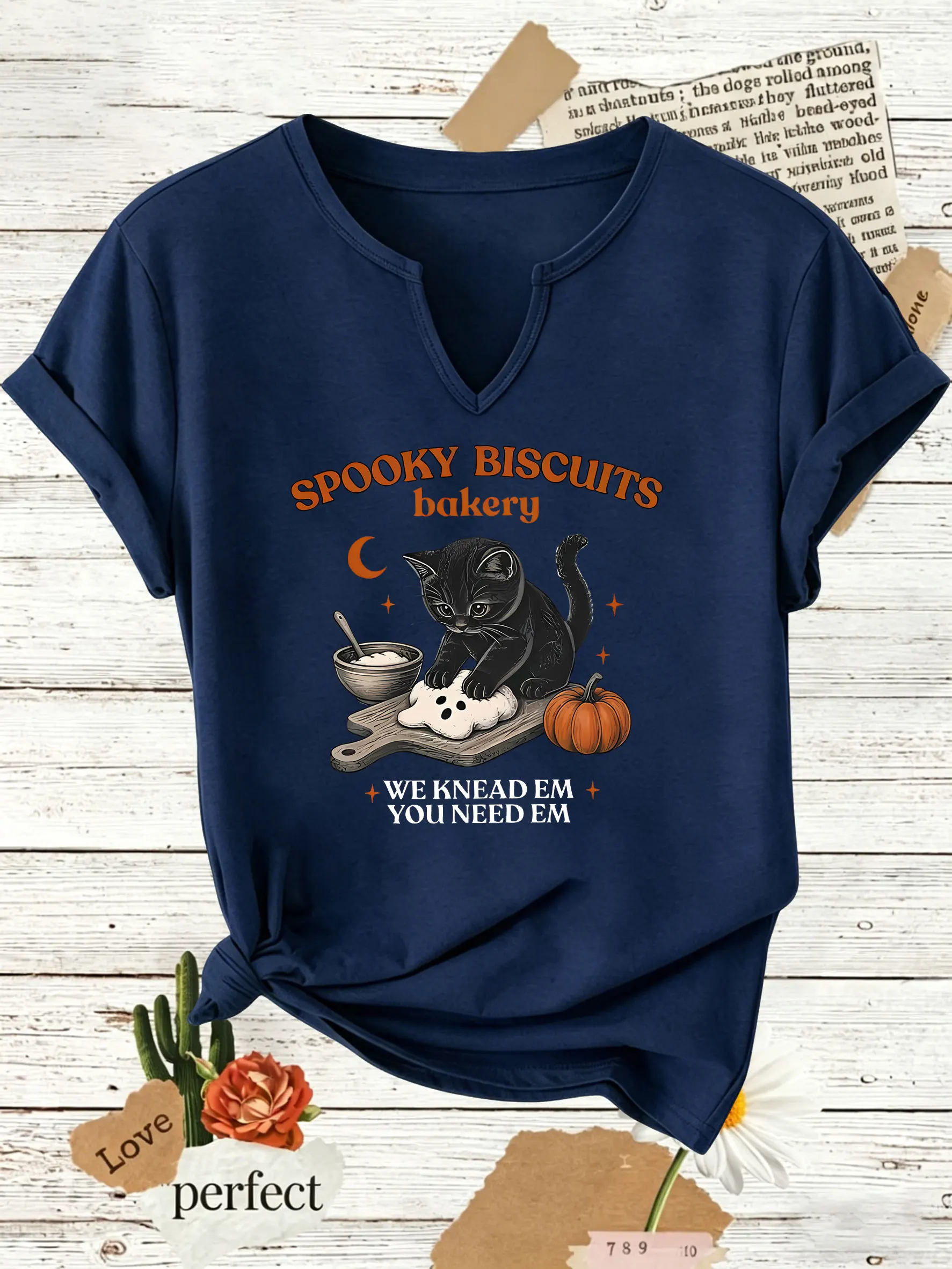 Damen-Sommer-T-Shirt mit V-Ausschnitt und kurzen Ärmeln, Spooky Biscuits Bakery Black Cat Baking Pumpkin Print, lässige T-Shirts für Damen – Detail 5