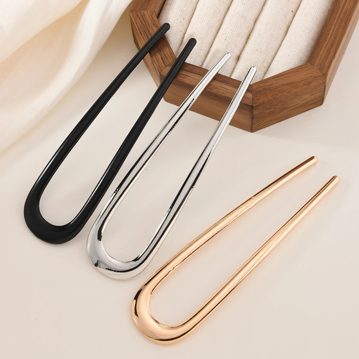 دبوس شعر مزدوج على شكل حرف U للنساء، بسيط وعصري، يمكن ملفوف في الجزء الخلفي من الرأس