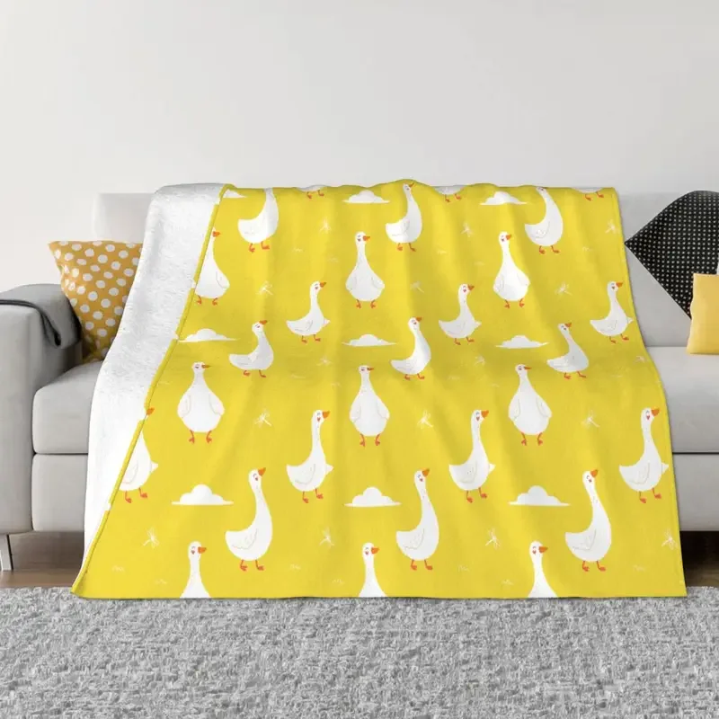 

Cute Goose On A Yellow Blanket Fleece Spring Autumn Cartoon Pet Warm Throw Blankets for Home Outdoor Plush Thin Quilt