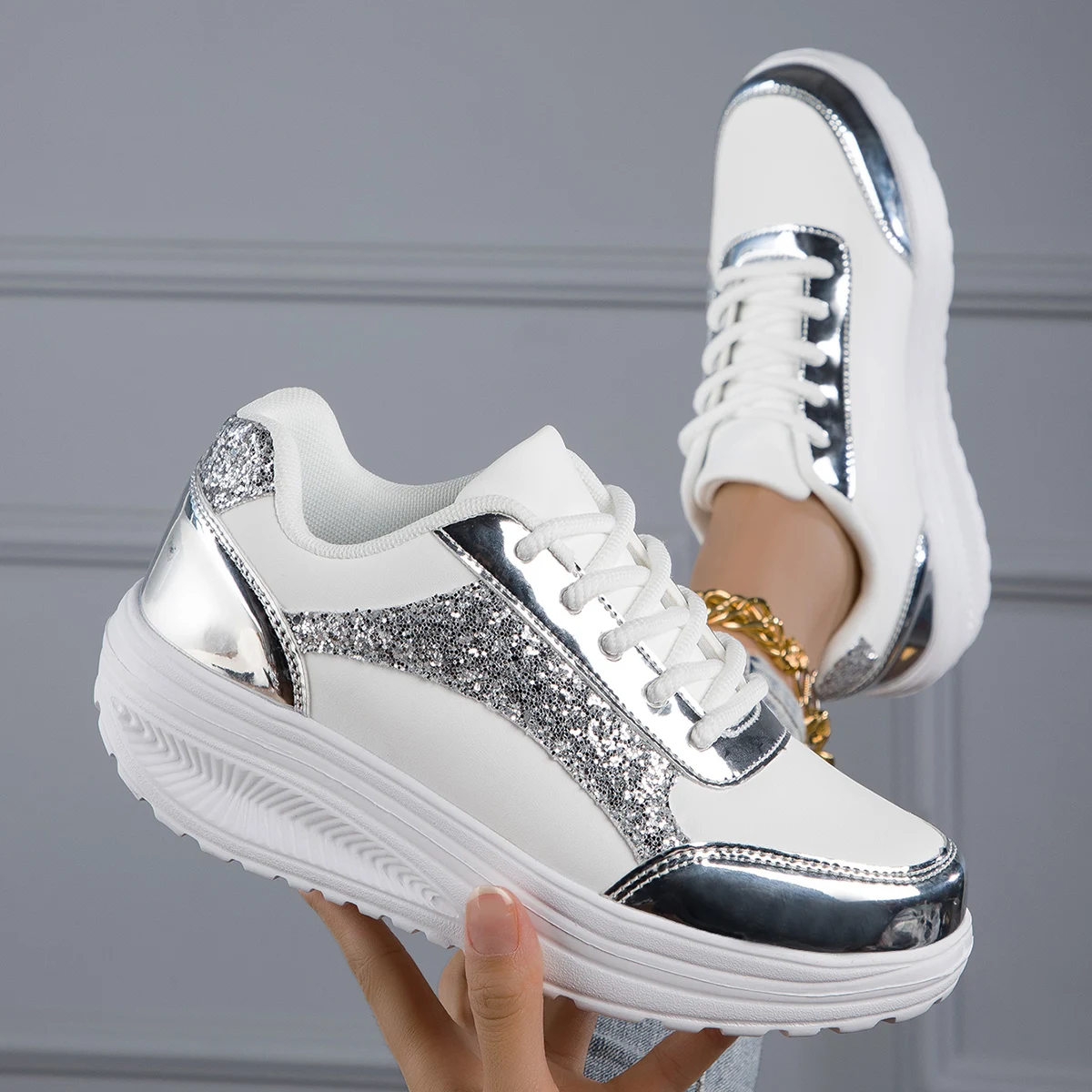 2024 New Women Height Increasing Sport Sneakers Silver Girl Luxury Brand Leisure Shoes Plus Size 41 42 Athletic Running Shoes