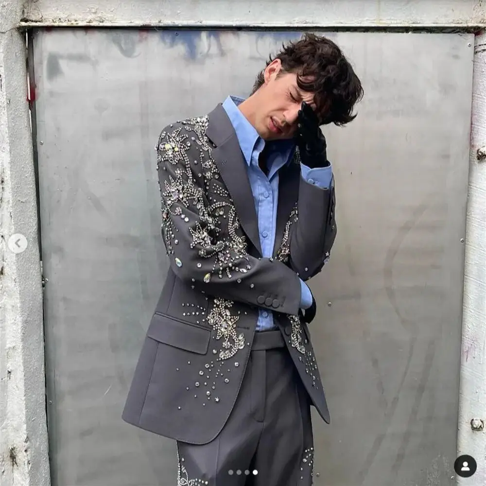 

Exquisited Grey Suits Men Formal Wedding Party Man Tuxedos Custom Crystals Beading Blazer Pants 2 Pieces Male Fashion Clothing