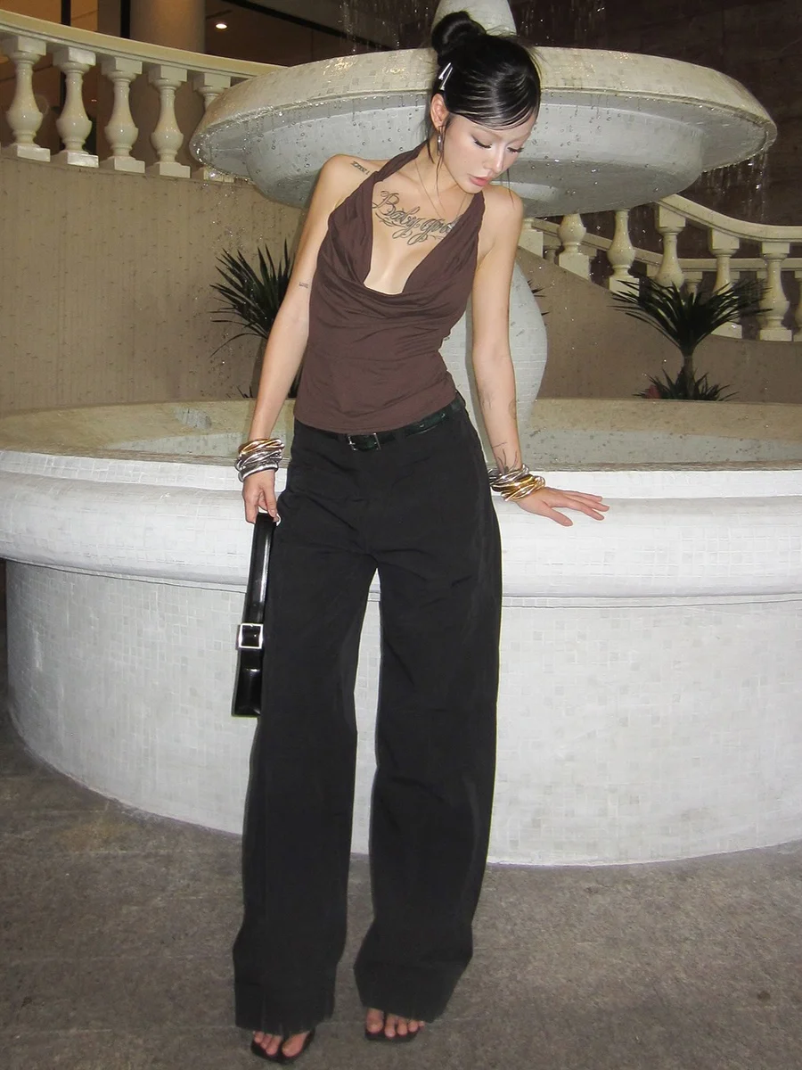 セクシーな深いVネッククロップトップ、レディースファッション、レトロなPUSSハンギングネックベスト、Weir PUSSポリエステルスリムフィットトップ