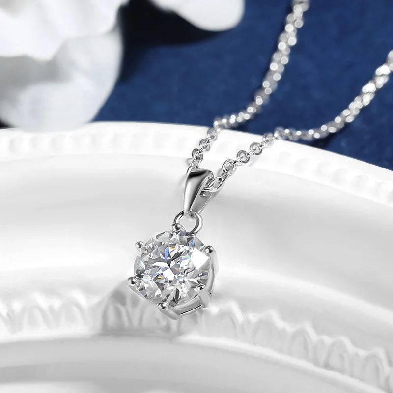 

Halaile D Color Moissanite S925 Sterling Silver Round Pendant Necklace Neckchain Trendy Fine Jewelry Women Sparkly Gift