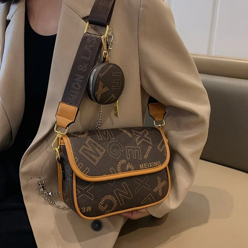 

2025 Unique Casual Clutch Mini Bag For Women Featuring Trendy Leather And Crossbody Strap Convenience