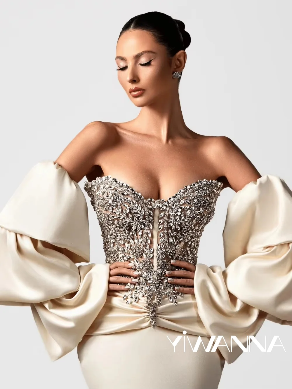 

Silver Crystal Mermaid Long Evening Dress Detachable Sleeve Satin Wedding Party Gown Customized Charming Strapless Prom Dresses