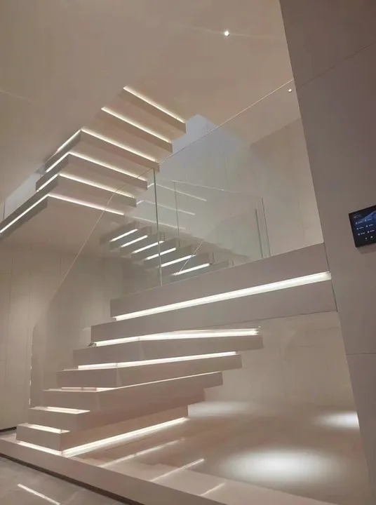 Popular Modern Design Stacked Steps Stairs  Luxury Quartz Marble Stone Steps with LED Light Glass Railing Wholesale Stair