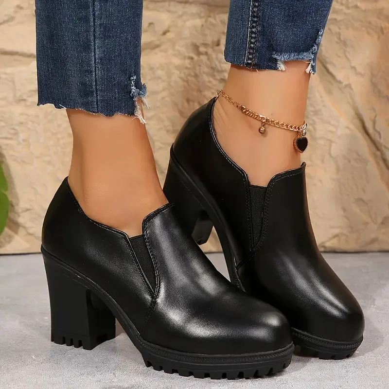 Neue Damen-Slip-On-High-Heels, weicher Boden, tiefer Mund, elastische Zehen, dicker Absatz, lässige Lederschuhe, bequeme Frühlingsschuhe