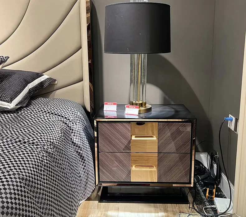 

Легкая роскошная прикроватная тумбочка из цельного дерева, декоративная вилла из нержавеющей стали, высококачественный шкафчик для спальни