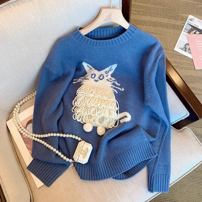 

2025 Autumn/Winter New Women's Korean Style Lazy Loose Blue Sweater Round Neck Long Sleeve Cat Pattern Tassel Plush Embroidery Detail Design Fashionable Eye-Catching Knitwear