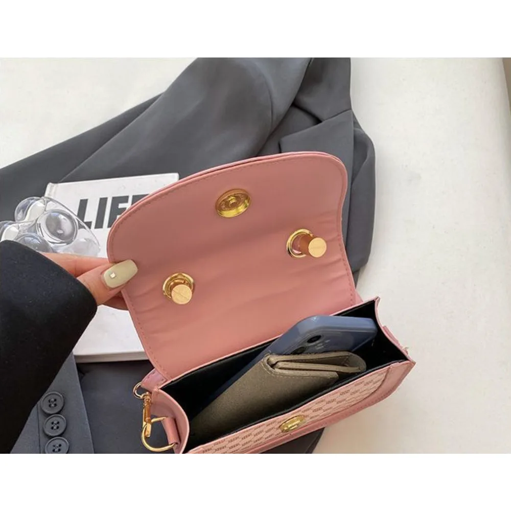 Stile forestale minimalista per le donne 2024 nuova borsa a tracolla alla moda, alla moda griglia di diamanti semicircolare singola_voghion.com