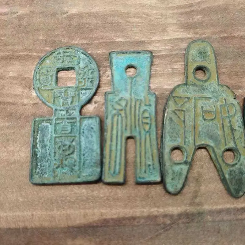 Special-shaped coins, three-hole shovels, national treasures, gold and precious cloth  copper handicrafts an