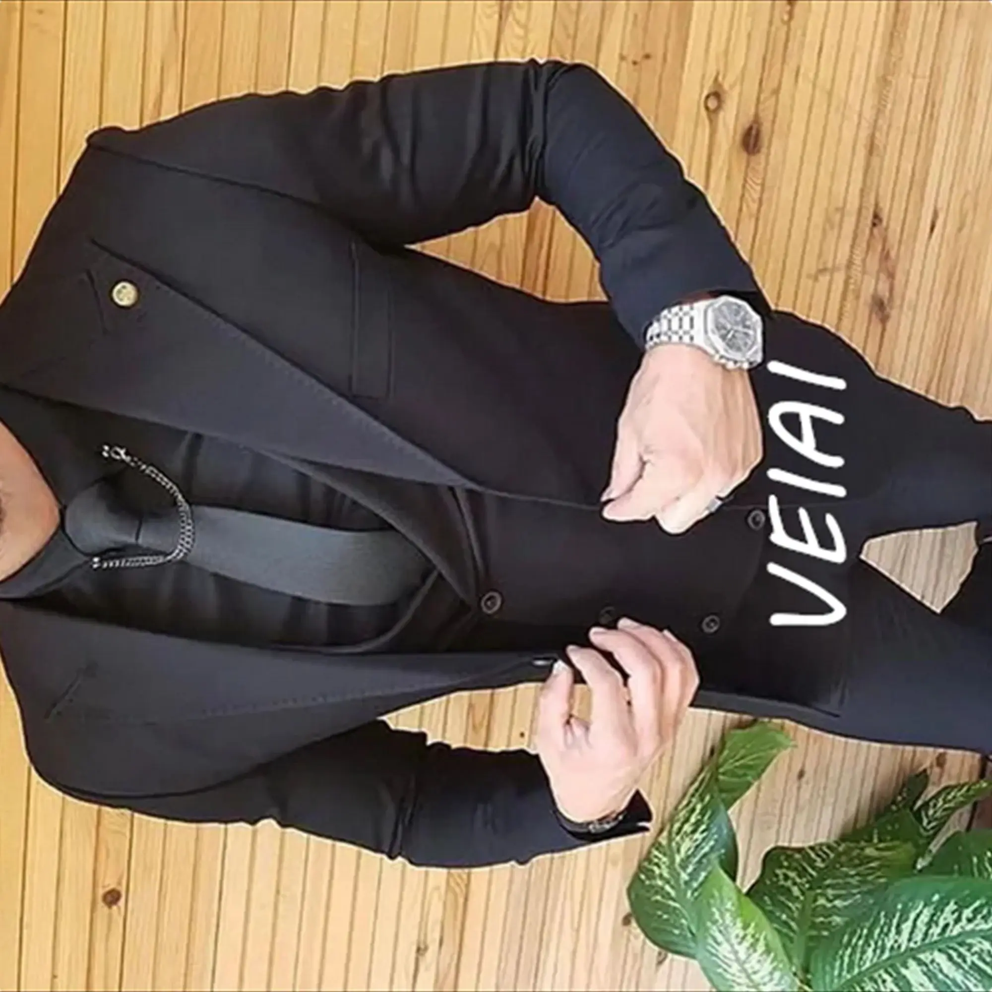 

Черный приталенный деловой мужской костюм по индивидуальному заказу для свадьбы с остроконечными лацканами, смокинг жениха на заказ, куртка из трех предметов, жилет и брюки