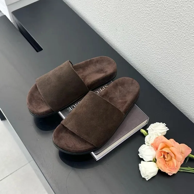 

Замшевые женские тапочки на плоской подошве, осенняя повседневная модная обувь, уютные прогулочные шлепанцы, женские шлепанцы, новинка 2025, трендовые брендовые женские тапочки