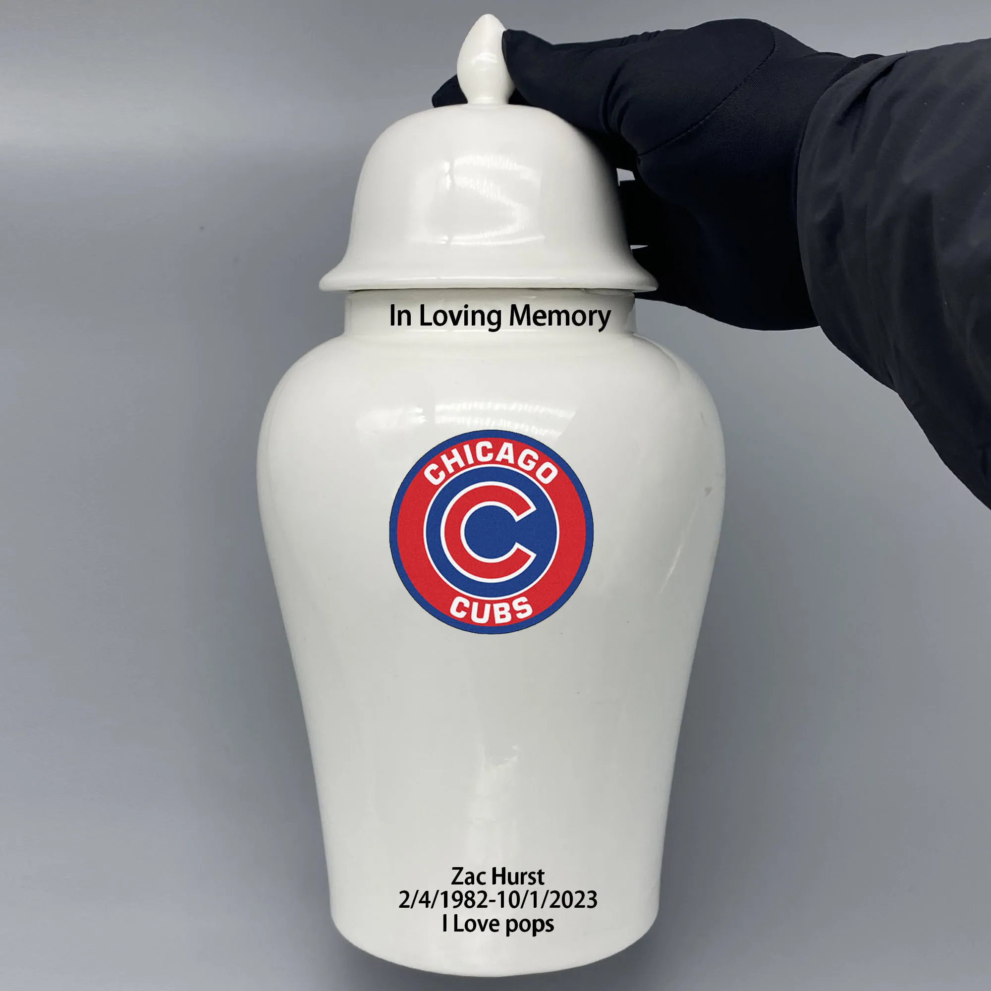 

Large Urn for Chicago Cubs-themed Logo Custom Urn.Send me the name/date you want to appear on the urn by Remarks Message.