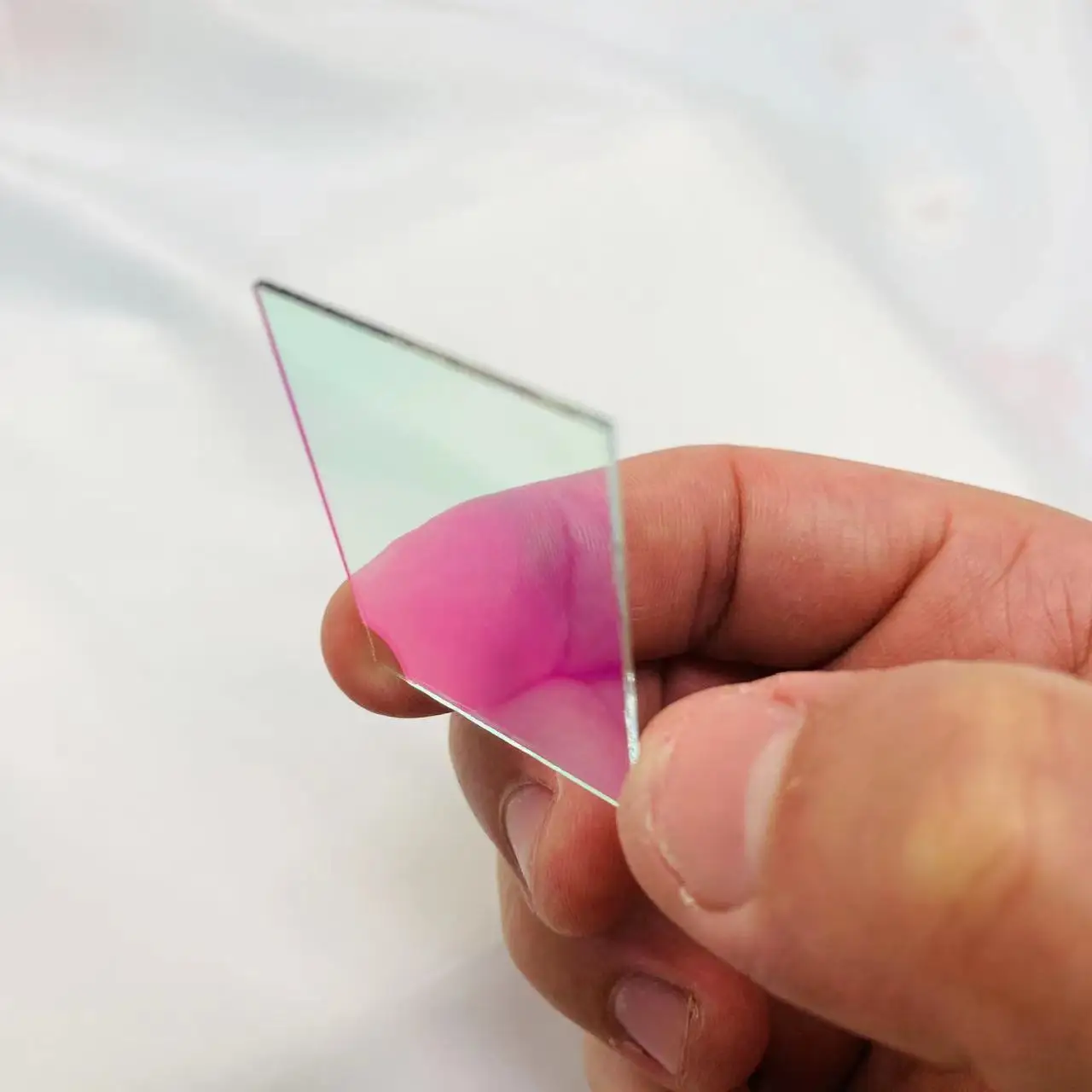 

Each Size 5Pcs 27.3x28.6x1mm And 41.5x30x1mm HA 656nm Over 92% Transmission SP685 UV IR Cut Filter Glass