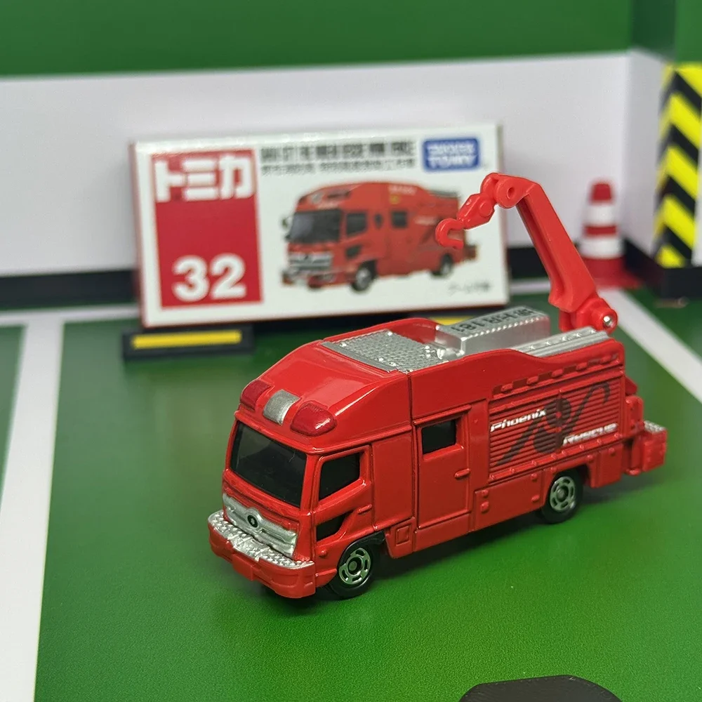 

Takara Tomy Tomica No.32 Sakai City Fire Department Специальный спасательный грузовик Литье под давлением Статический сплав Автомобиль Режим Коллекция игрушек в подарок