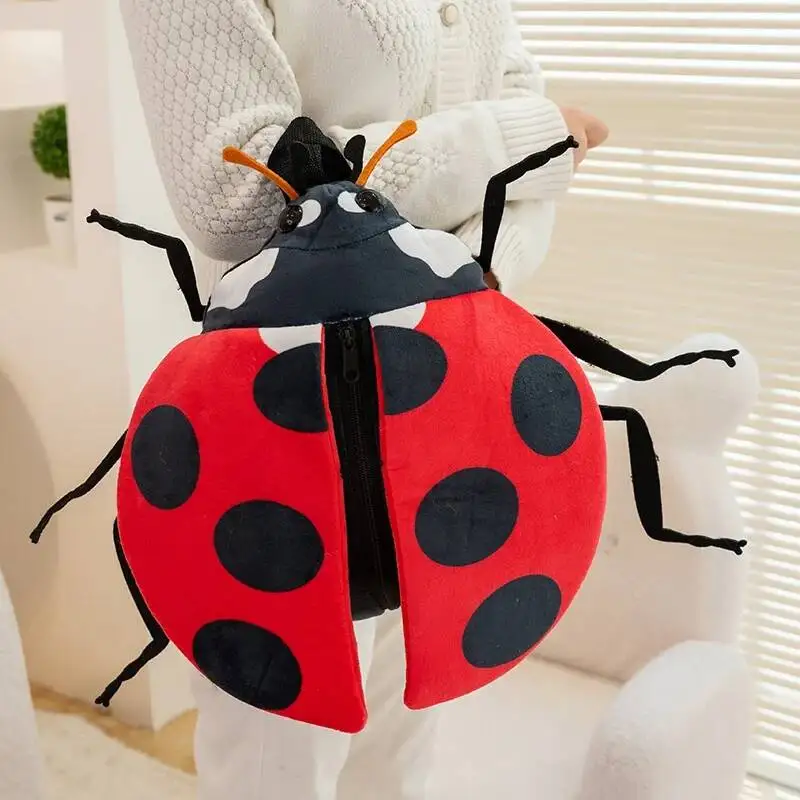 Plecak z serii Owady Realistyczne pluszowe zabawki owady: pszczoła, biedronka, modliszka, cykada - plecak z lalkami, prezent naukowy i o przyrodzie, prezenty dla chłopców