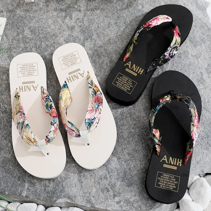 Flip Flops Women Retro Floral Platform Shoes Satin Wedges Beach Resort Shoes New Women Fashion Light Home Slippers Zapatos Mujer