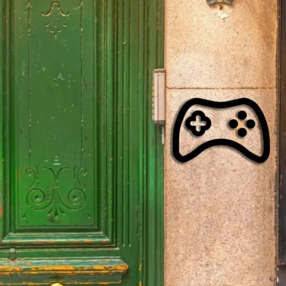 GAMERGLAM Acrylschild – Cooles Game-Controller-Design |   Trendiges Esports-Dekor |   Transparentes Acryl, kräftige Knopfdetails