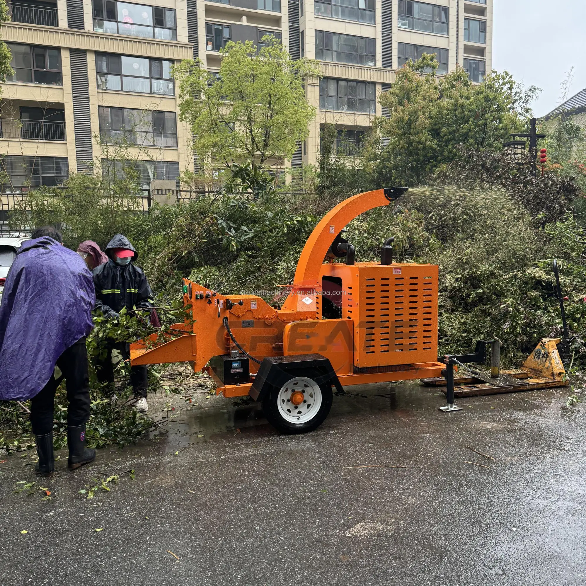 Large Capacity Efficient Convenient Mobile  Engine Wood Chipper Forestry Machinery Wood Chipper Shredders