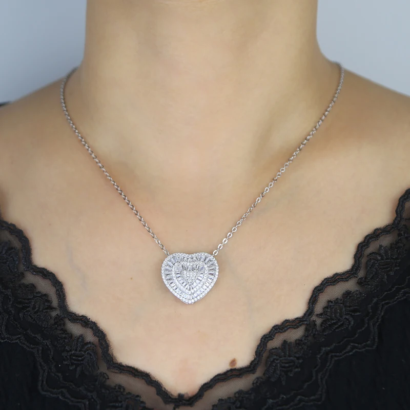 New Arrived Valentine's Day Gift For Girlfriend Full Paved 5A Cubic Zirconia CZ Iced Out Bling Heart Pendant Necklace