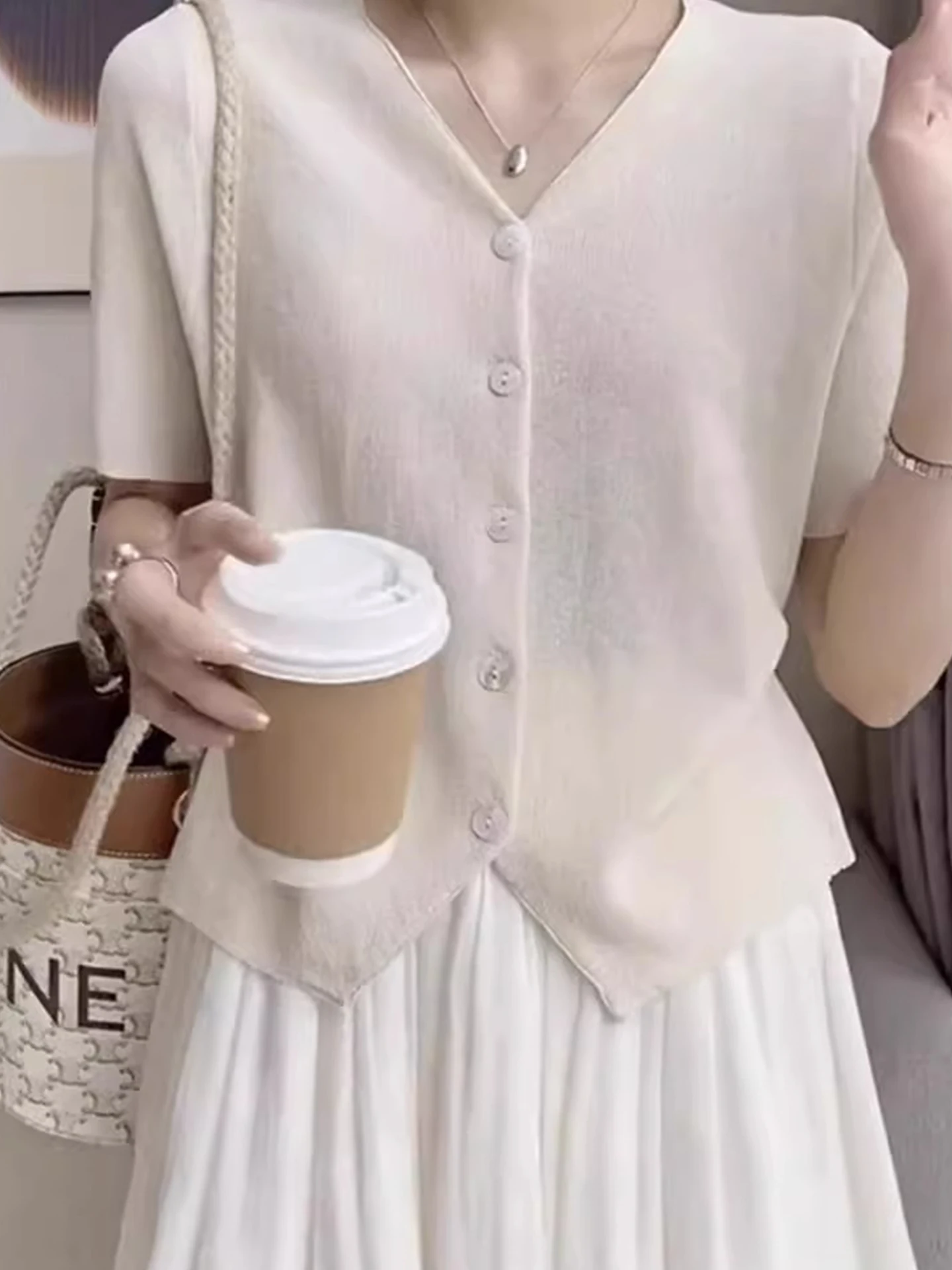 Or sve v-ne malha de seda gelo amigável à pele casual verão cardigan único botão cor pura feminino faion topo