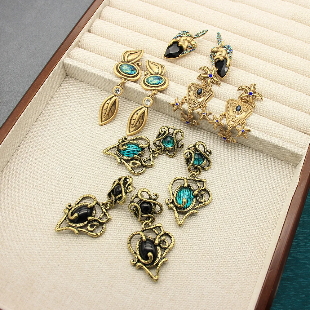Earrings for Women Retro Exaggerated Shoulder-Hugging Earrings Fashionable High-End Niche
