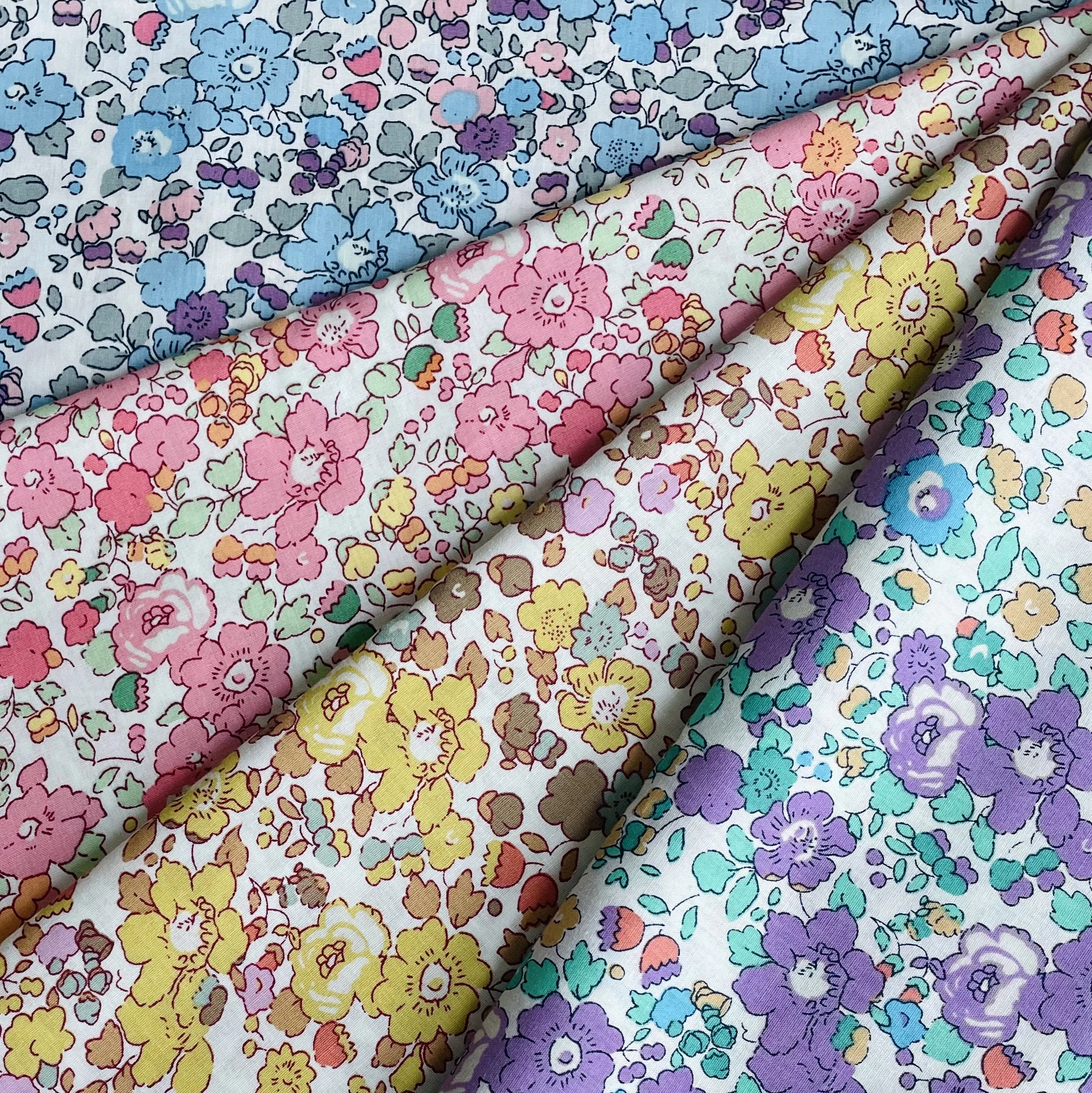 Betsy Plant Floral 100 % Baumwolle 40er Jahre Original Design Stoff Digitaldruck zum Nähen Stoff Kleider Rock Kinder Designer – Detail 2