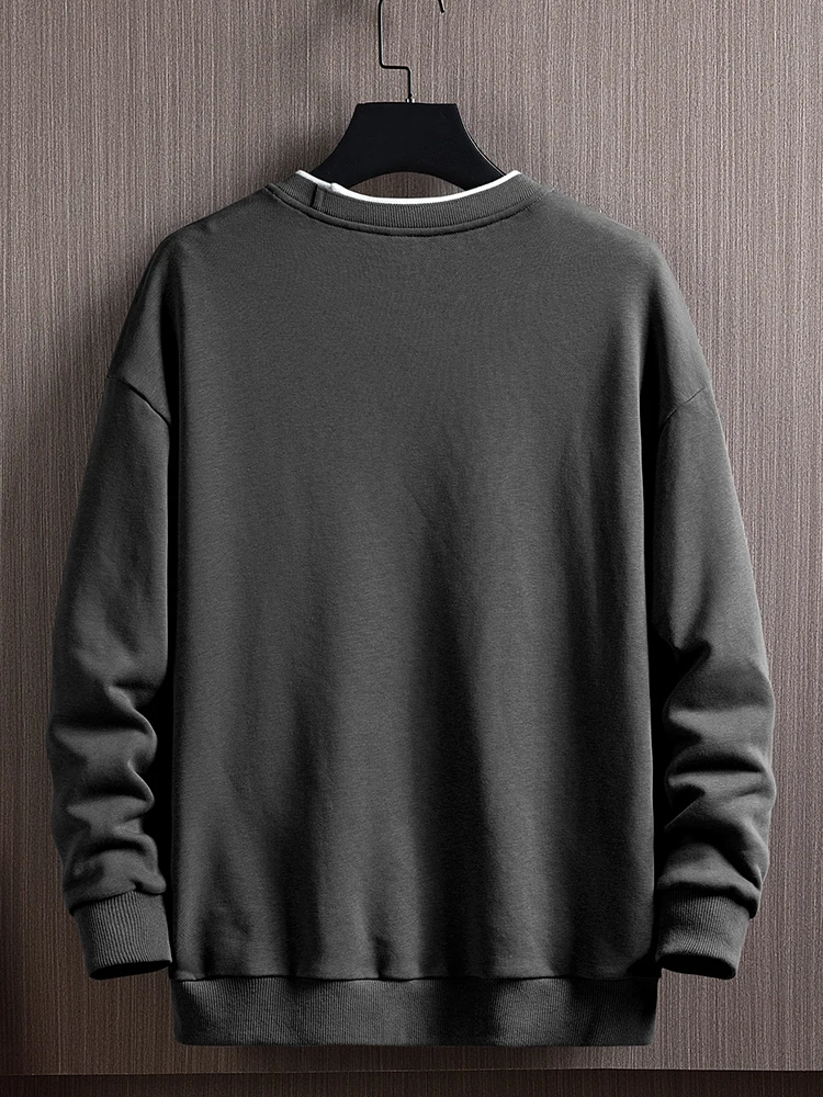 Men\'s Autumn and Winter Fashionable Solid Color Bottomed Round Neck Sweater